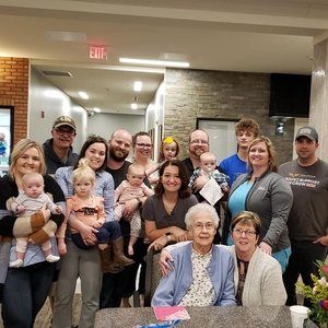 Meet your Posher, Lorie